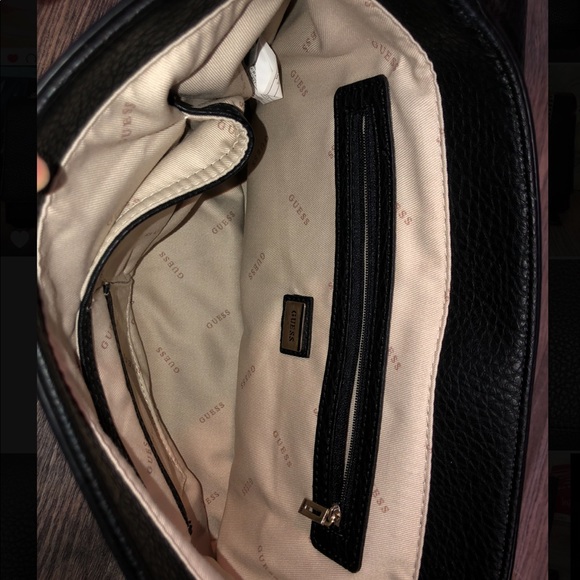 GUESS est. 1981 over the shoulder bag - Picture 5 of 8